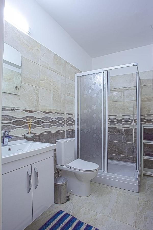 Royal Life Residence Poseidon Studio Trikomo Bagian luar foto